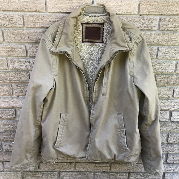 Sold - Picture 3 of 8